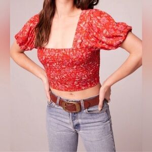 BAND OF THE FREE PEOPLE size XSMALL Crimson Pink Crop Floral Smocked Blouse NEW